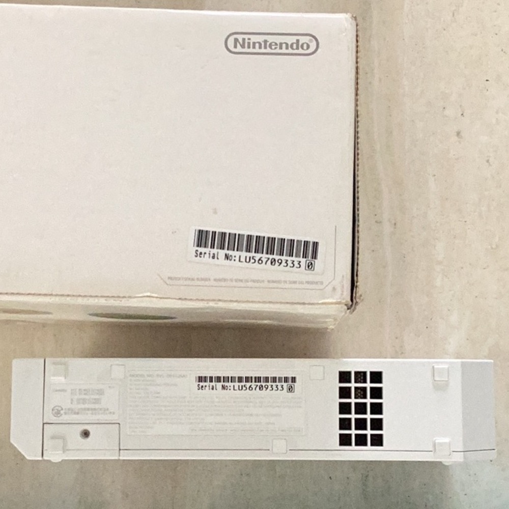 Nintendo Wii Console & Wii Sports Game RVL-001 Console Complete In Box - Picture 3 of 14